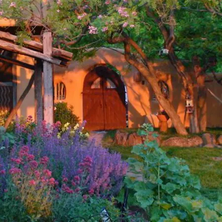 Old Taos Guesthouse B&B-2